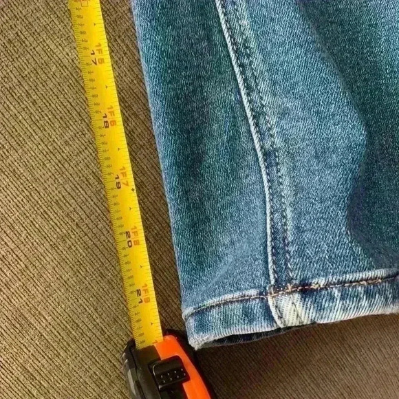 Vervet Distressed Jeans size 28 - Picture 6 of 7